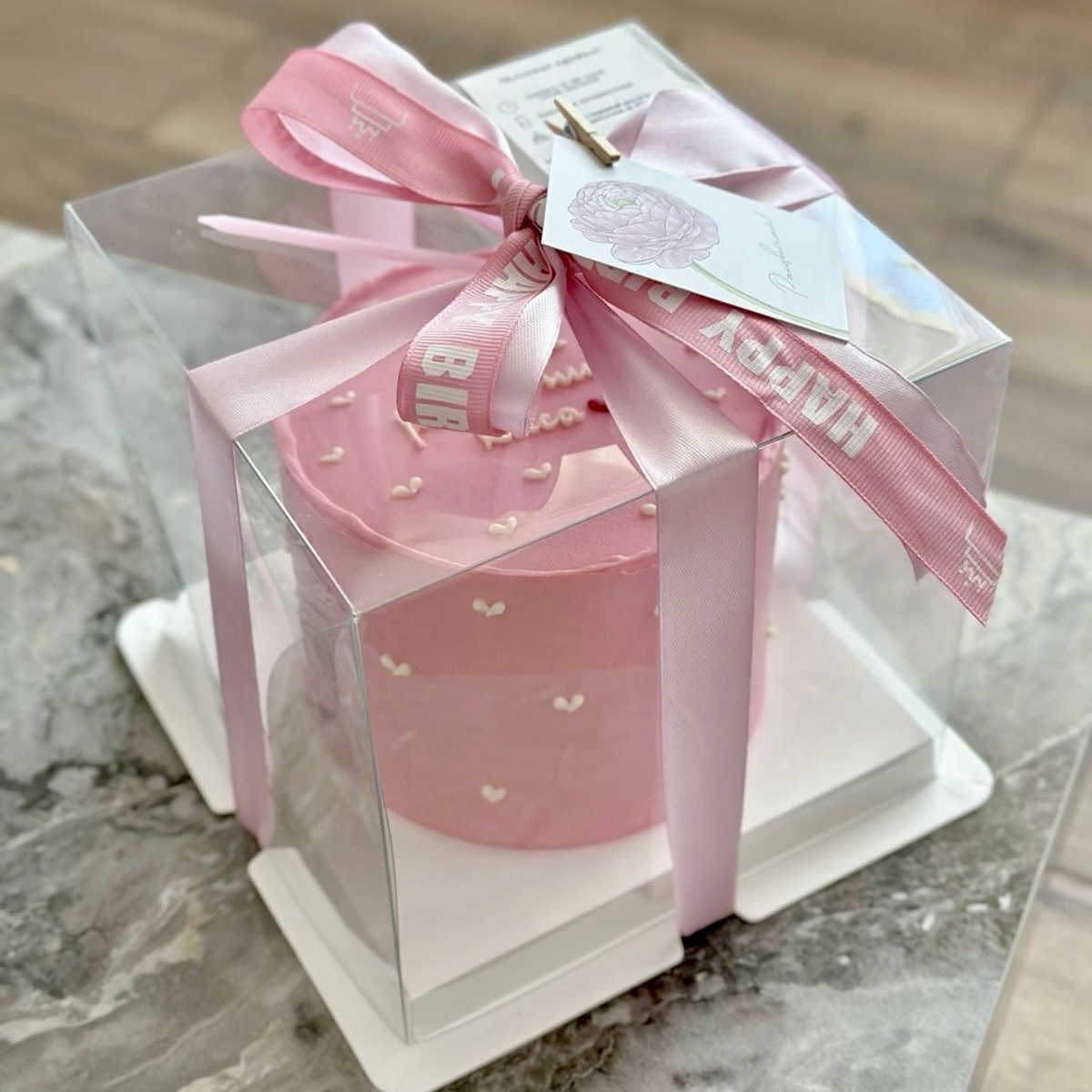 img_4799 Boîte à gâteau carré transparent 17x17x20cm - sans ruban – Image 1