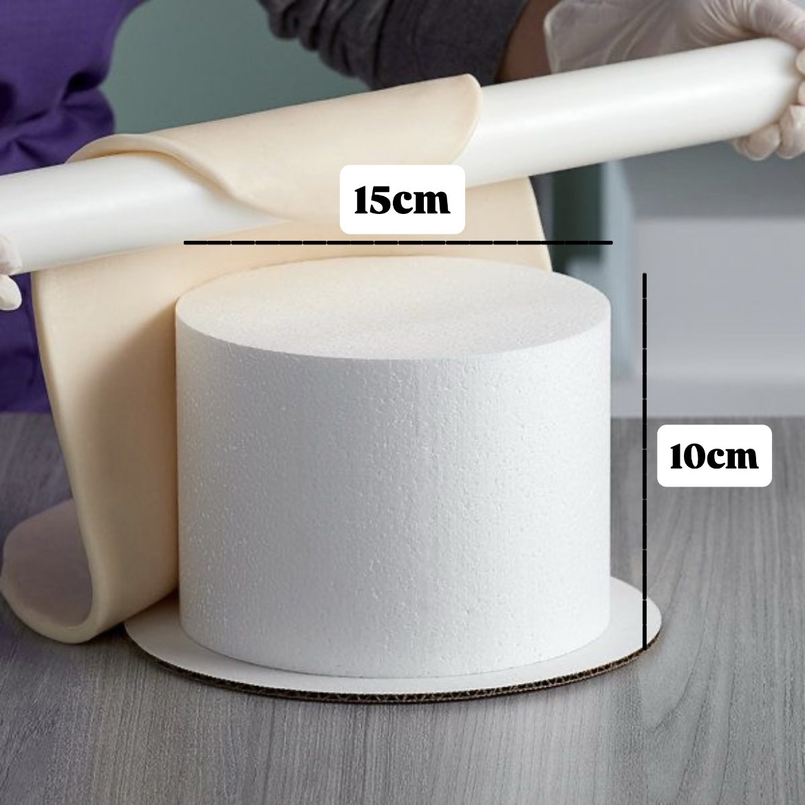 2f38547d-4029-40bc-a064-c276c112acca Cake dummy diamètre 15cm hauteur 10cm – Image 1